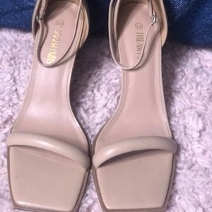 2x20$ New Dream Pairs heel